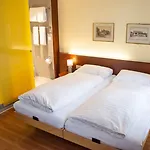 Goldener Schluessel Готель Берн